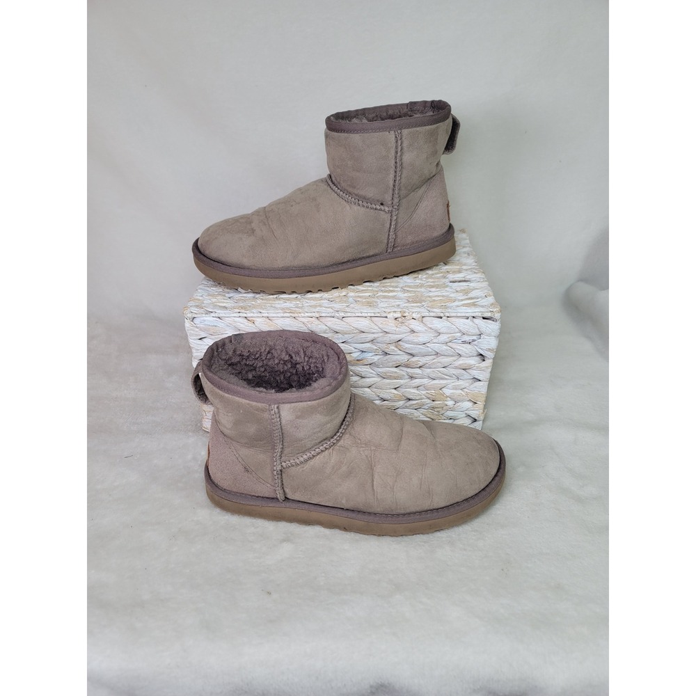 UGG Classic Mini ll Ankle Boots Taupe Tan Suede 8 Quiet Luxury Apres Ski Cozy